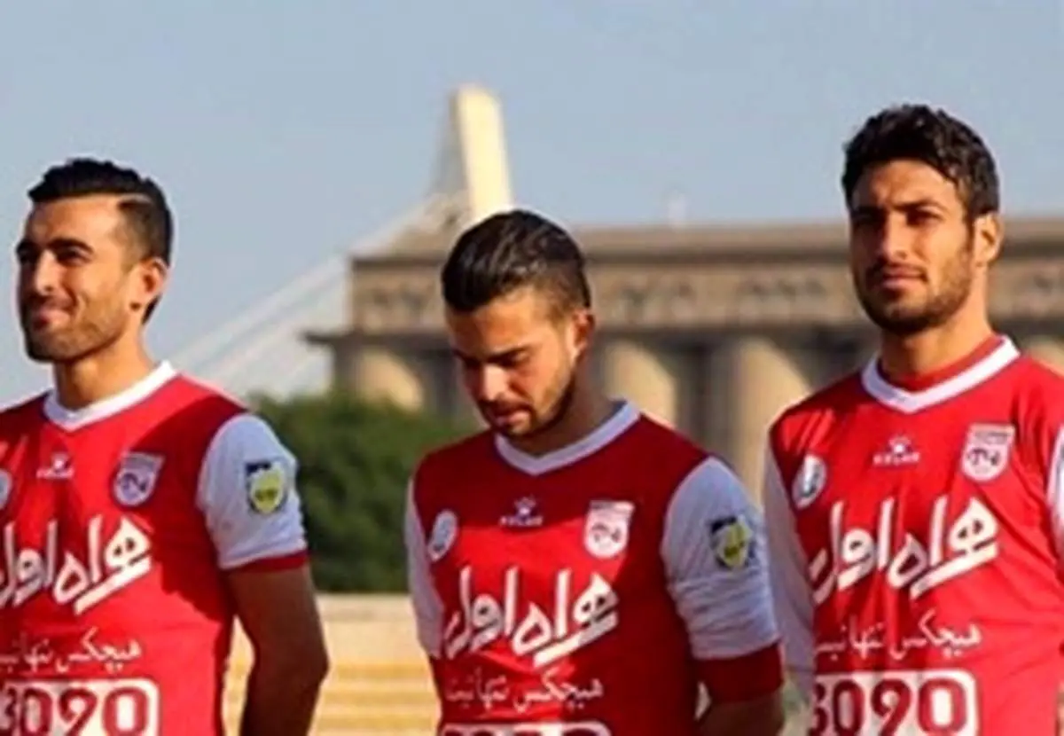 سکوت در قبال خط خوردن سروش رفیعی