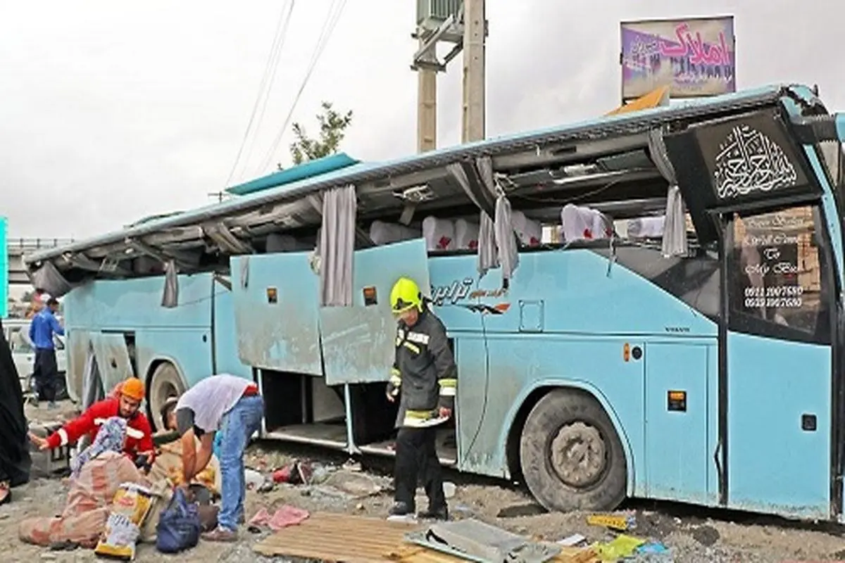 واژگونی اتوبوس در محور چناران-مشهد