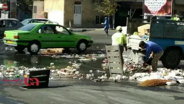 یکی از معابر تهران بعد از توزیع نذری!