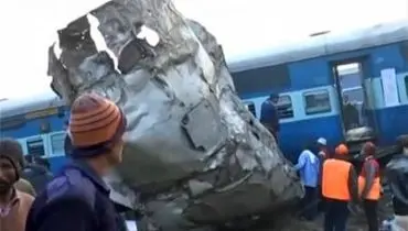 ۶۳ کشته در خروج قطار از ریل در هند (+عکس)