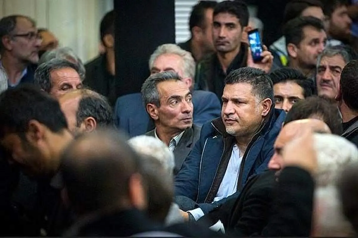 عکسی از علی دایی در مراسم بزرگداشت مرحوم «سلیم مؤذنزاده»