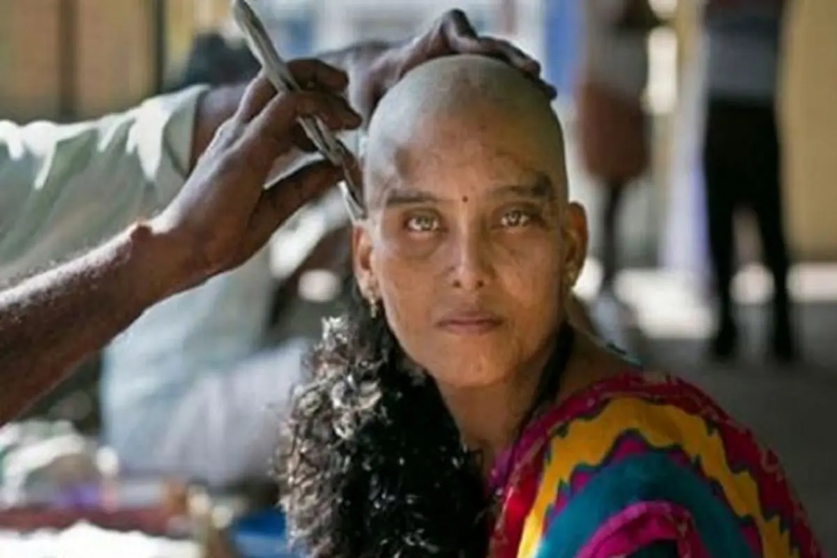 زن هندی نذر عجیبش را ادا کرد +تصاویر