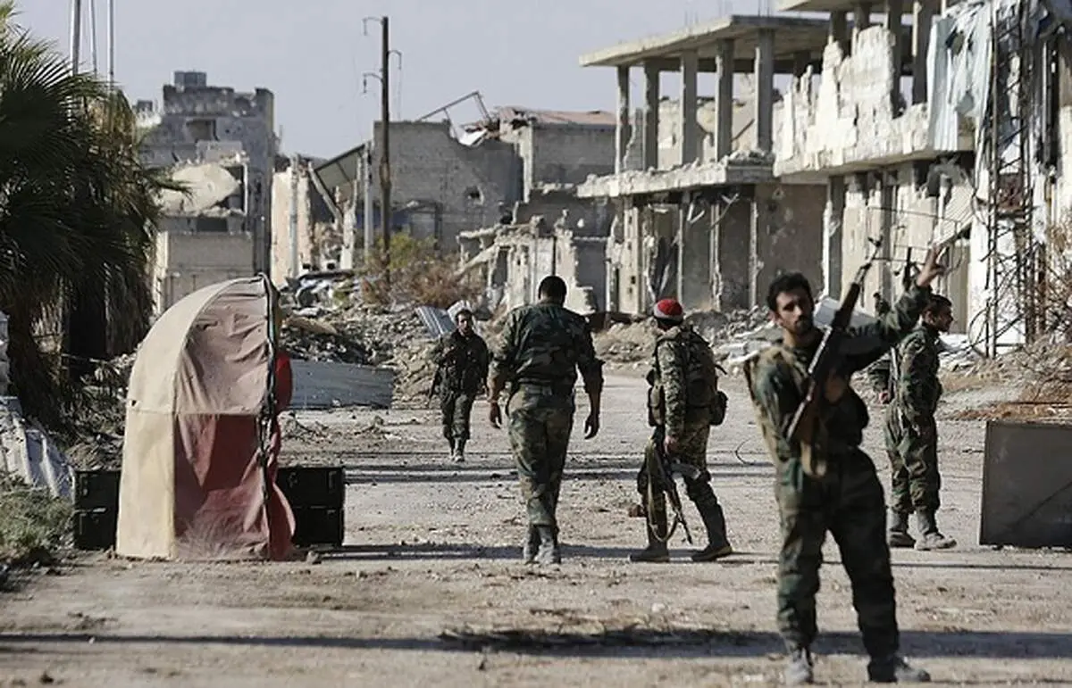 هر گروهی که از «شرق حلب» خارج نشود، تروریست است