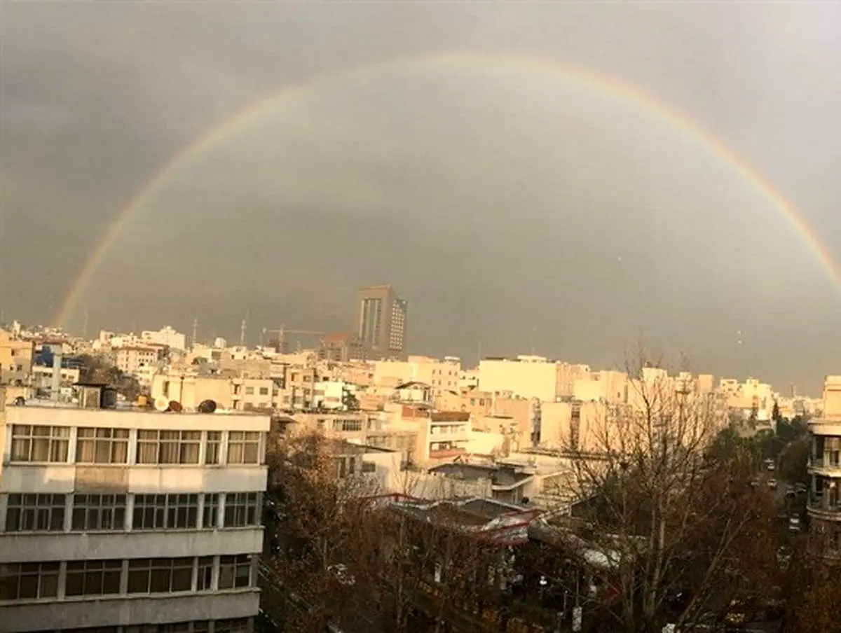 پدیده کمنظیر رنگین کمان در تهران +عکس