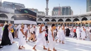 بازداشت یک زن مقابل کعبه پس از برافراشتن پرچم فلسطین+ فیلم