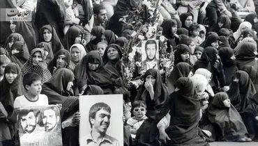 راهپیمایی مخالفان بی‌حجابی در میدان ولیعصر (عج) تهران+عکس