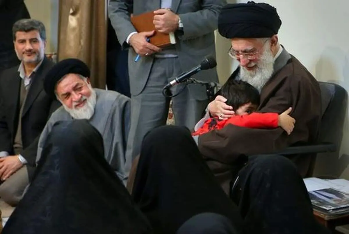 دیدار خانواده‌های شهدای مدافع حرم ارتش با رهبر انقلاب