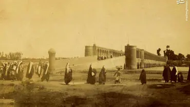 سی و سه پل اصفهان در سال ۱۲۷۰
