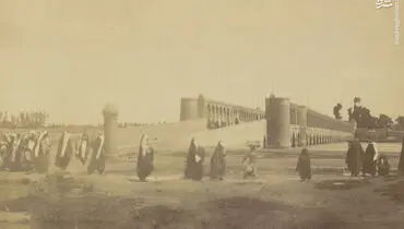 سی و سه پل اصفهان در سال ۱۲۷۰