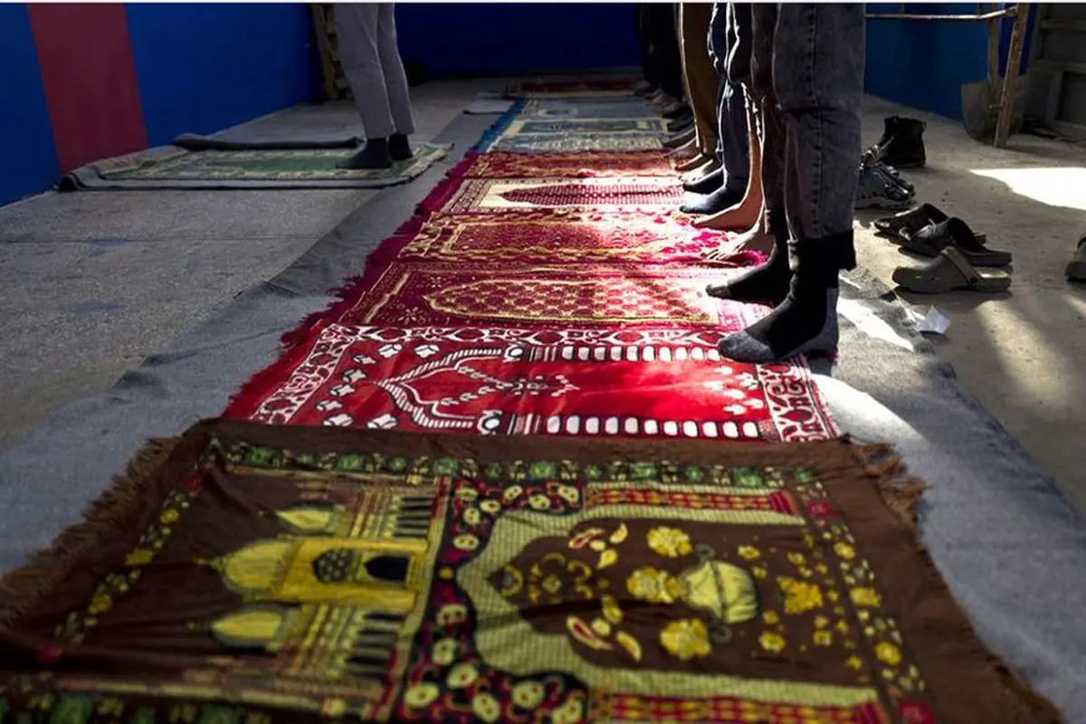 نماز جمعه مهاجران افغان در یونان