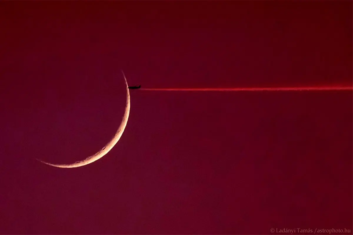 تصویر خارق‌العاده عبور هواپیما از مقابل ماه