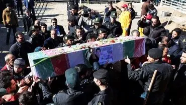 آتش نشانان حادثه پلاسکو در بهشت زهرا آرام گرفتند