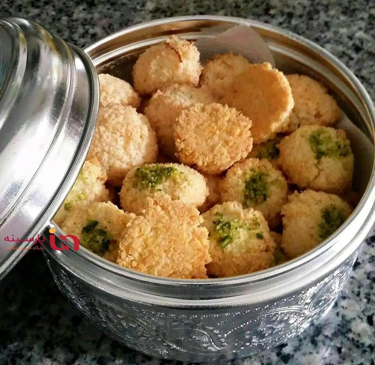 شیرینی نارگیلی رژیمی درست کنید