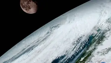 تصویری خارق‌العاده از ماه بر فراز زمین