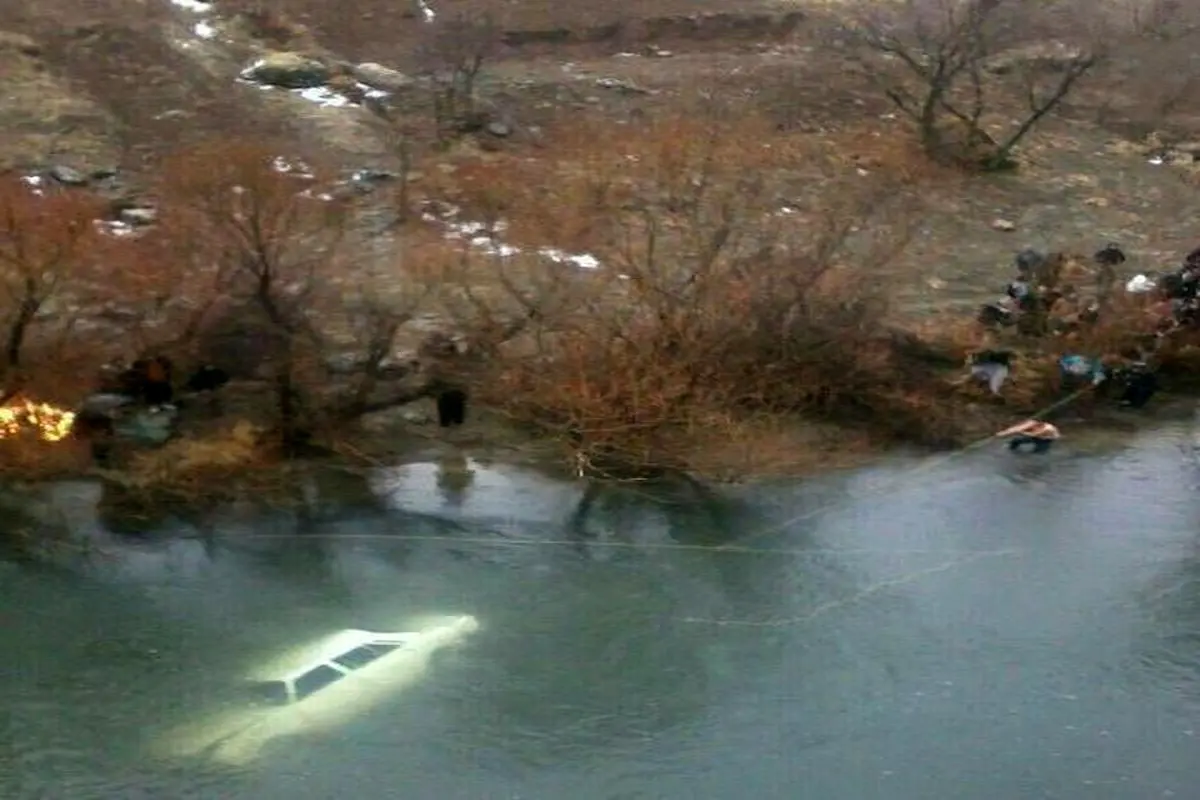 ۳ کشته در پی سقوط خودرو به رودخانه+عکس