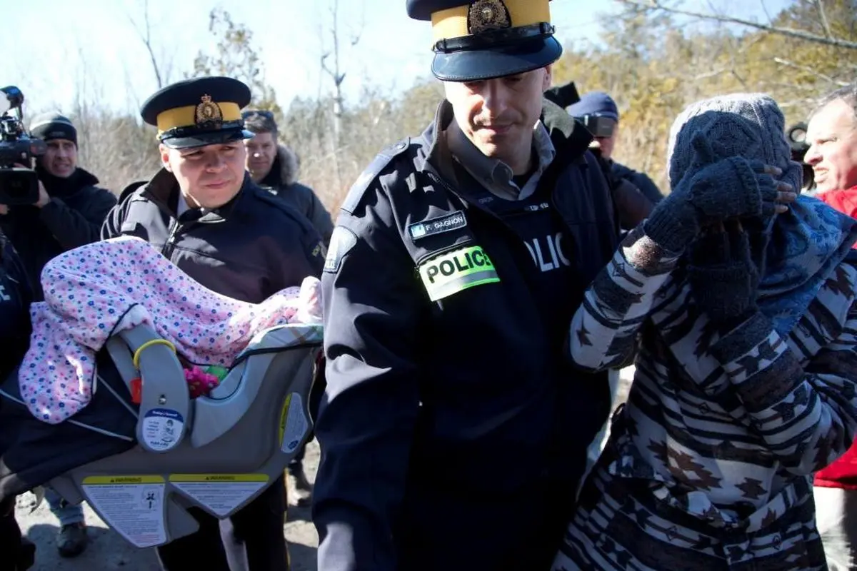 فرار پناهجویان از مرز آمریکا به کانادا با پای پیاده
