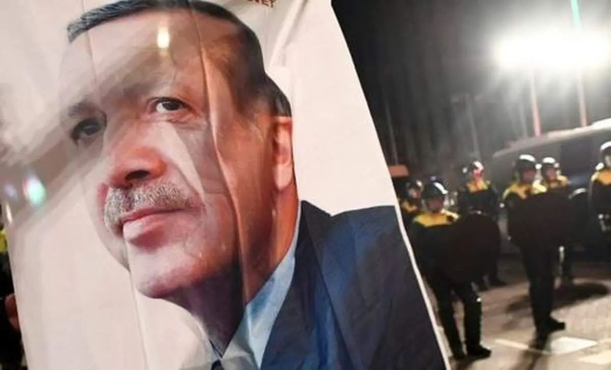 پلیس ضد شورش هلند مانع تجمع هواداران اردوغان شد!