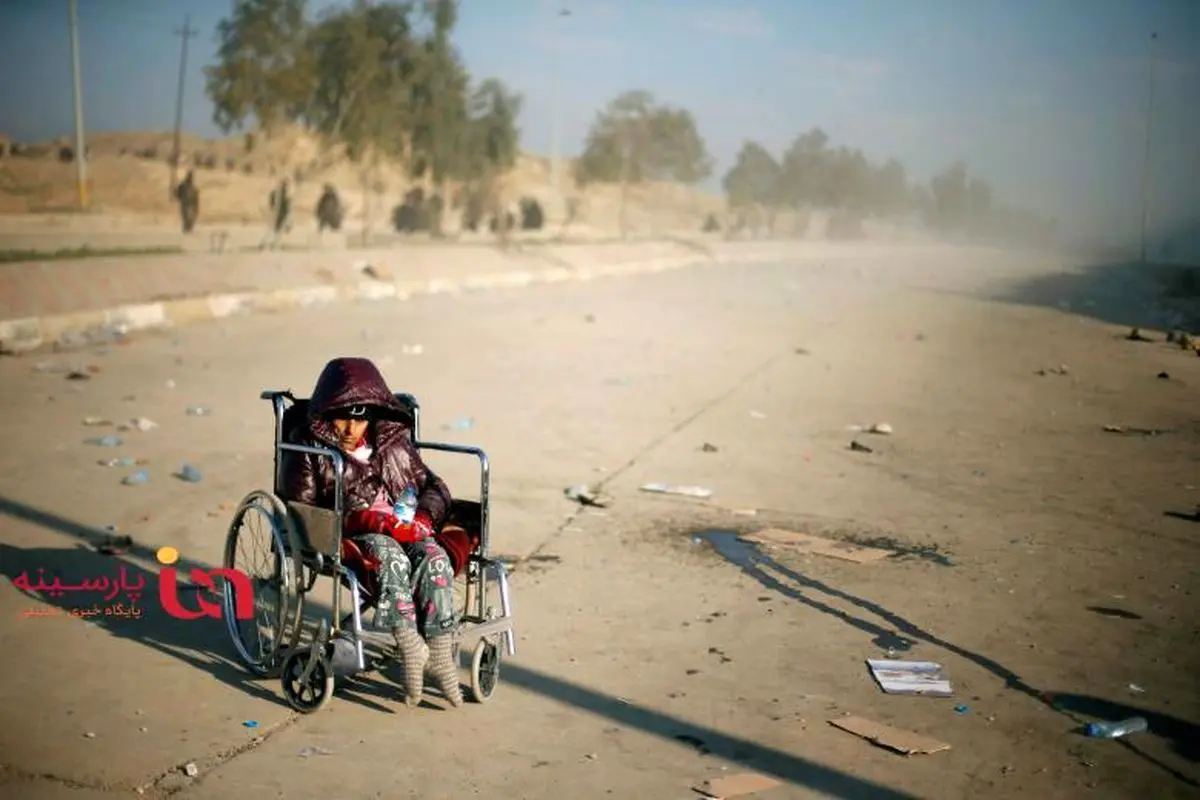 انتظار تلخ دخترک عراقی برای فرار از خطر+عکس