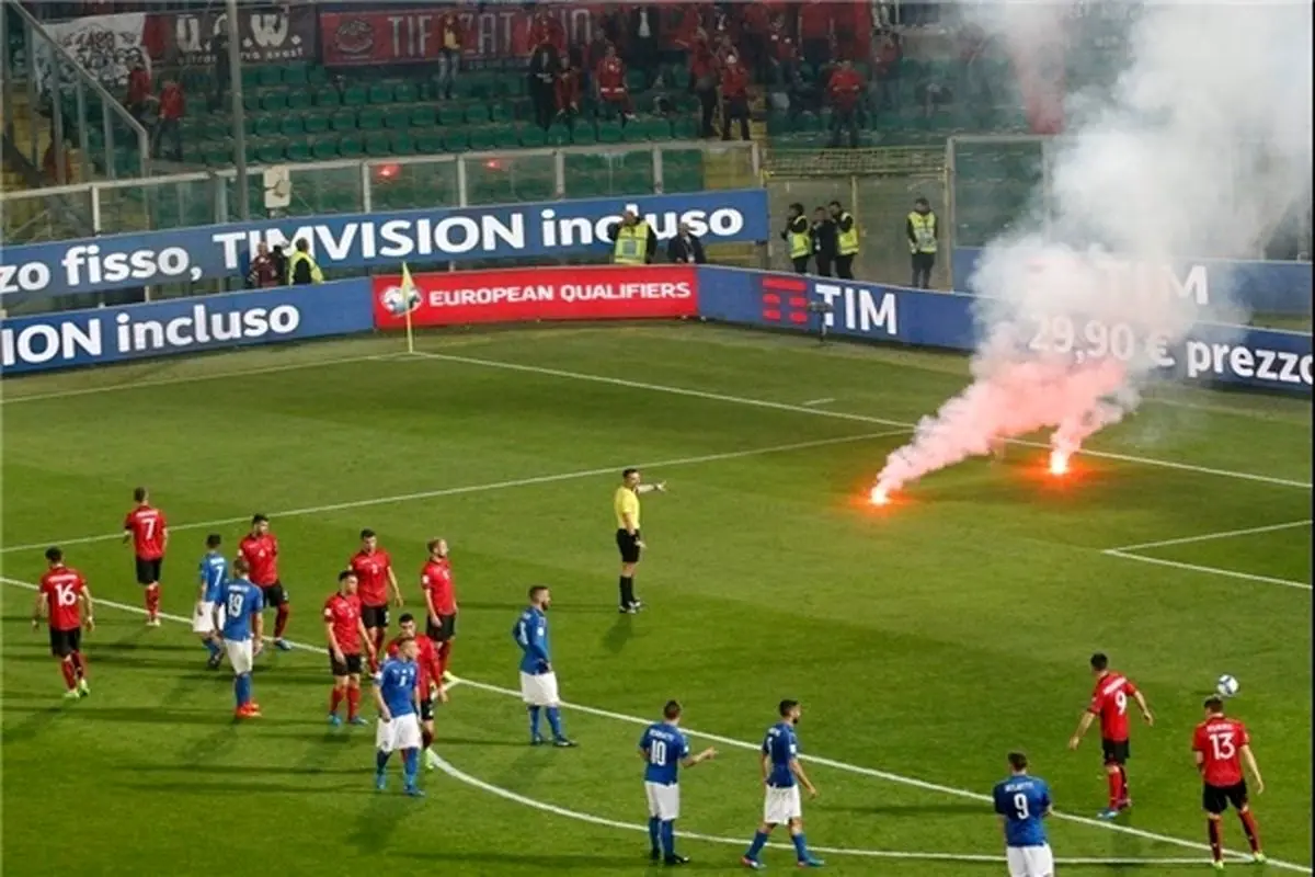 آتش‌بازی عجیب هواداران آلبانی در ورزشگاه+عکس
