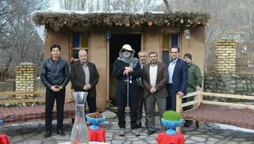 تیپ گردشگری علی لاریجانی!/عکس