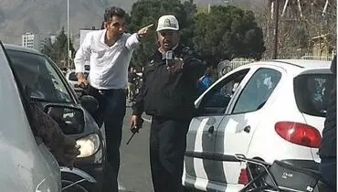 تصویر جالب شکار شده از عادل فردوسی‌پور ۸ دقیقه قبل از شروع بازی ایران و چین!