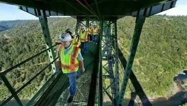 سقوط یک زن از پل ۲۲۰ متری+تصاویر