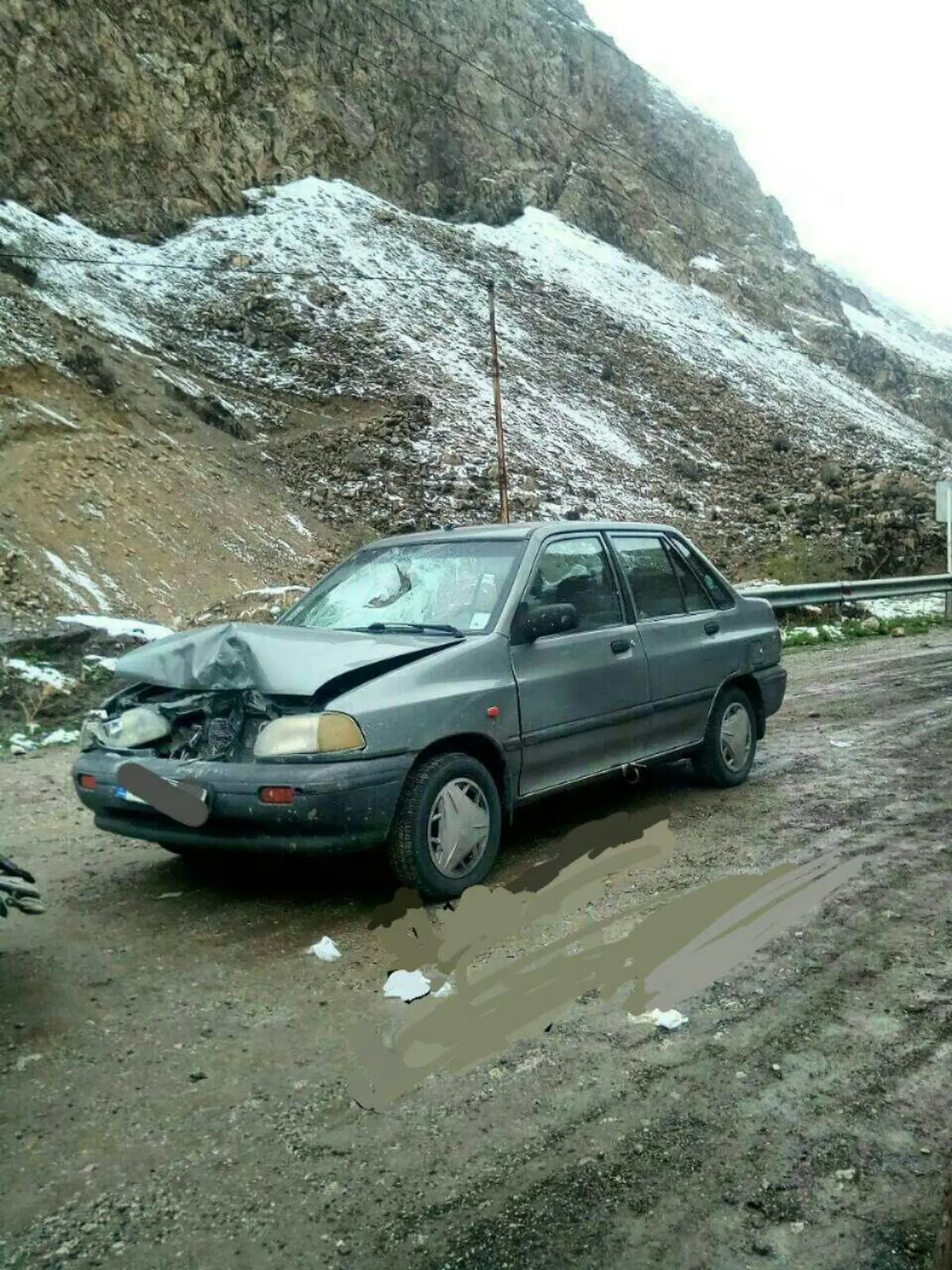ریزش کوه در جاده هراز حادثه آفرید +عکس