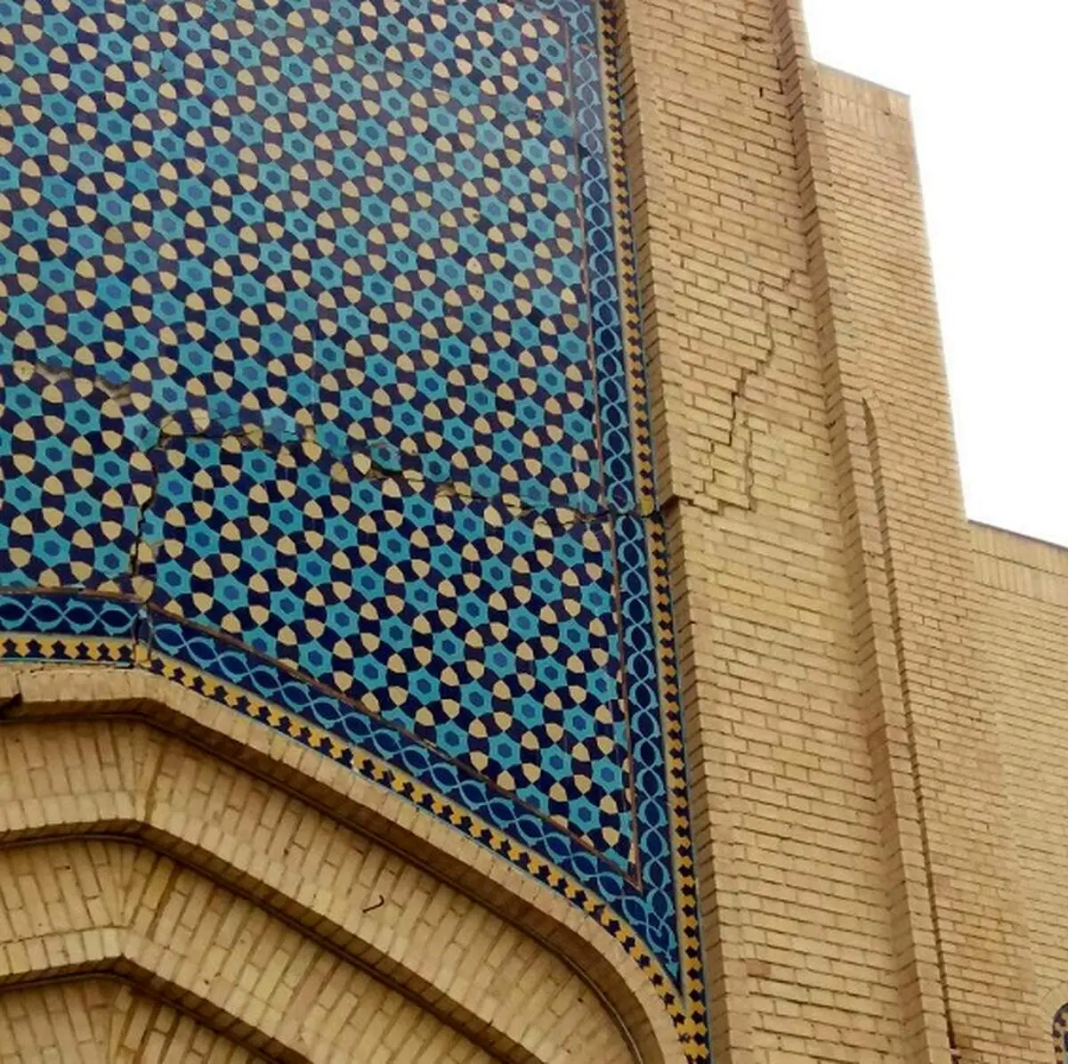 زلزله ۶ ریشتری مشهد/تعطیلی مدارس/حرم رضوی آسیب ندیده
