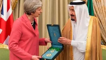 اهدای نشان افتخار پادشاه عربستان به ترزا می+عکس