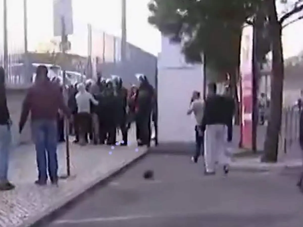 ضرب و شتم وحشتناک طرفداران فوتبال!