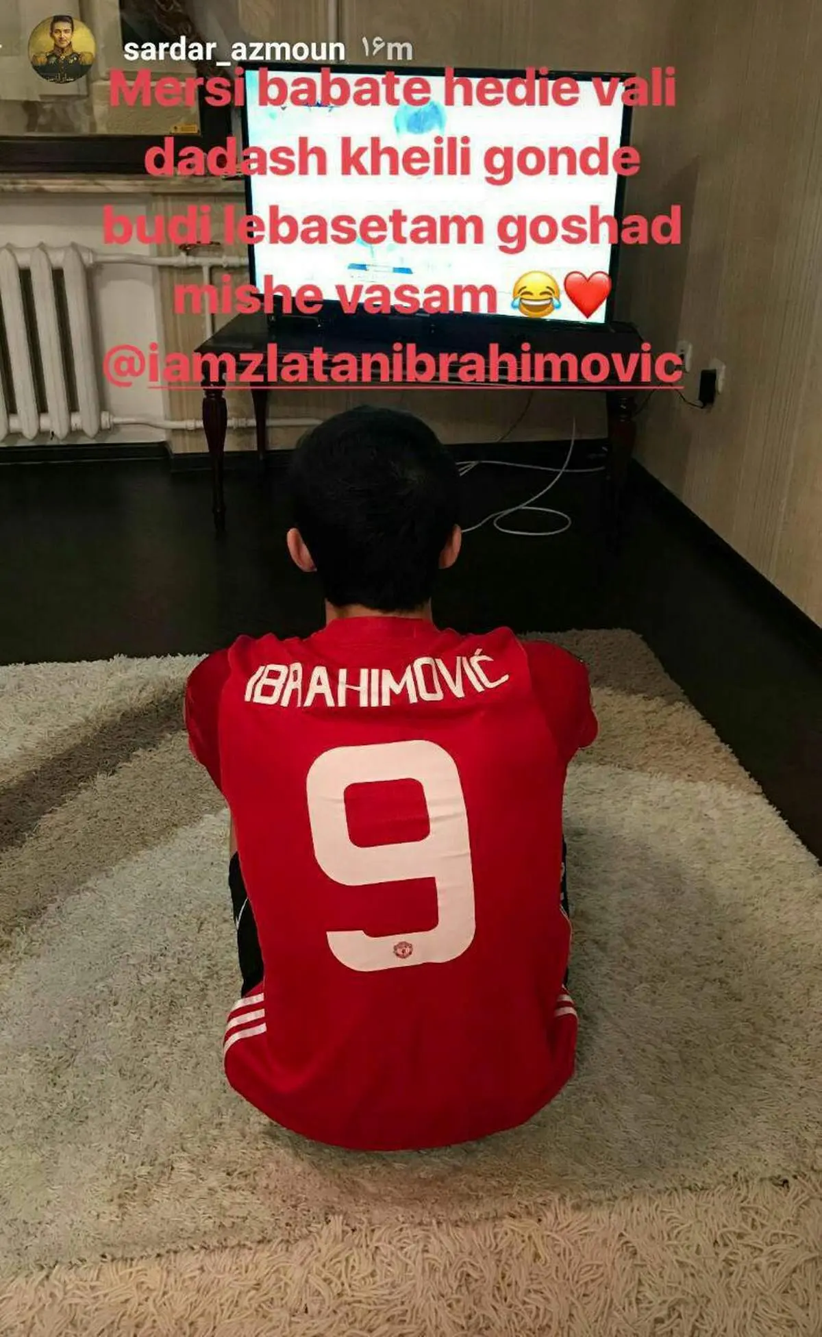 هدیه زلاتان به سردارآزمون!+عکس