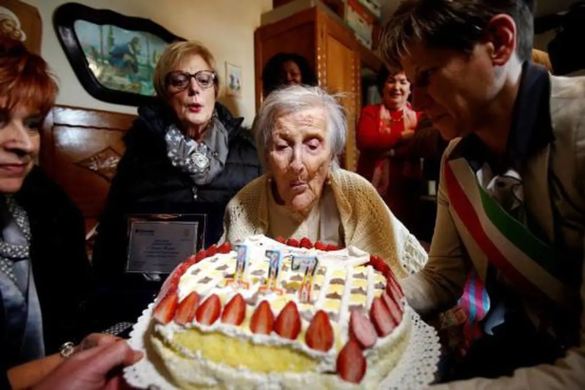 جشن تولد ۱۱۷ سالگی پیرترین فرد جهان