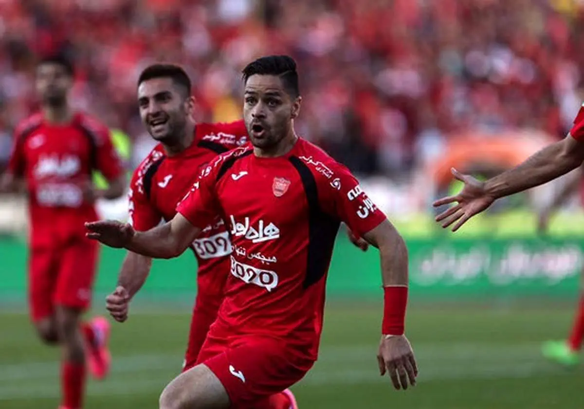 آتش بازی پرسپولیسیها در روز جشن قهرمانی +فیلم