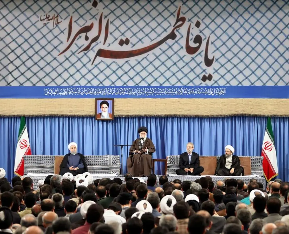 برای بازکردن گره‌ها نگاهتان به بیرون از مرزها نباشد