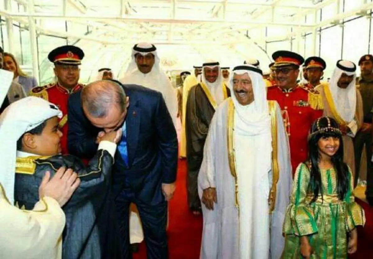 دستبوسی اردوغان از پسر امیر کویت