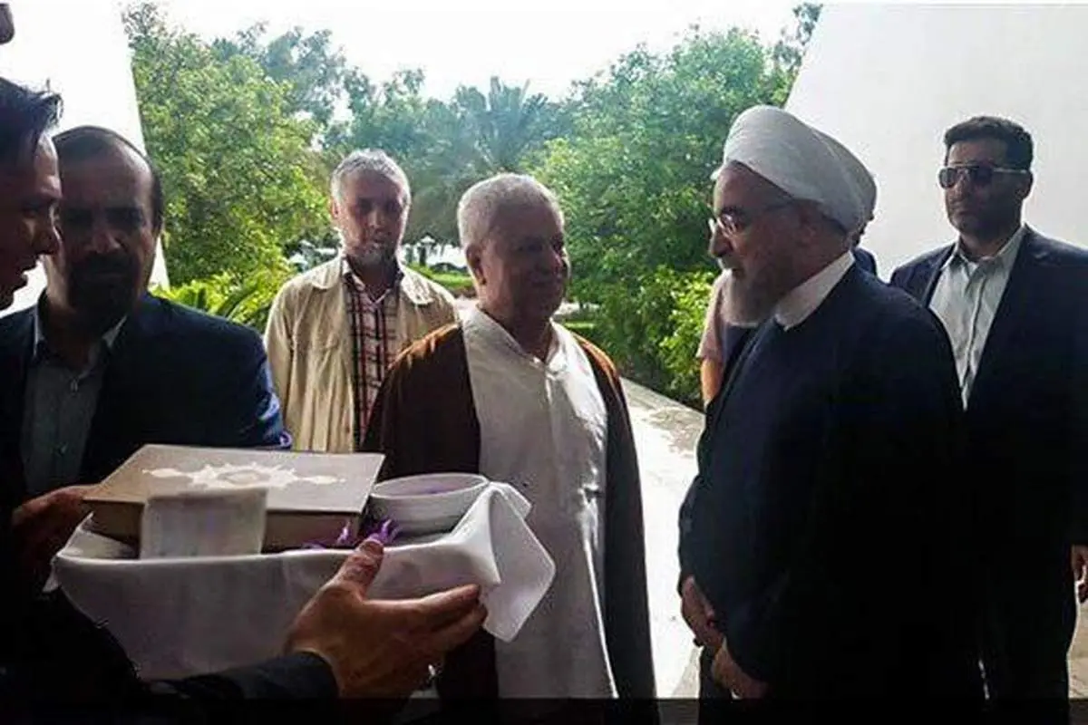 همراهی آیتالله هاشمی با حسن روحانی/عکس