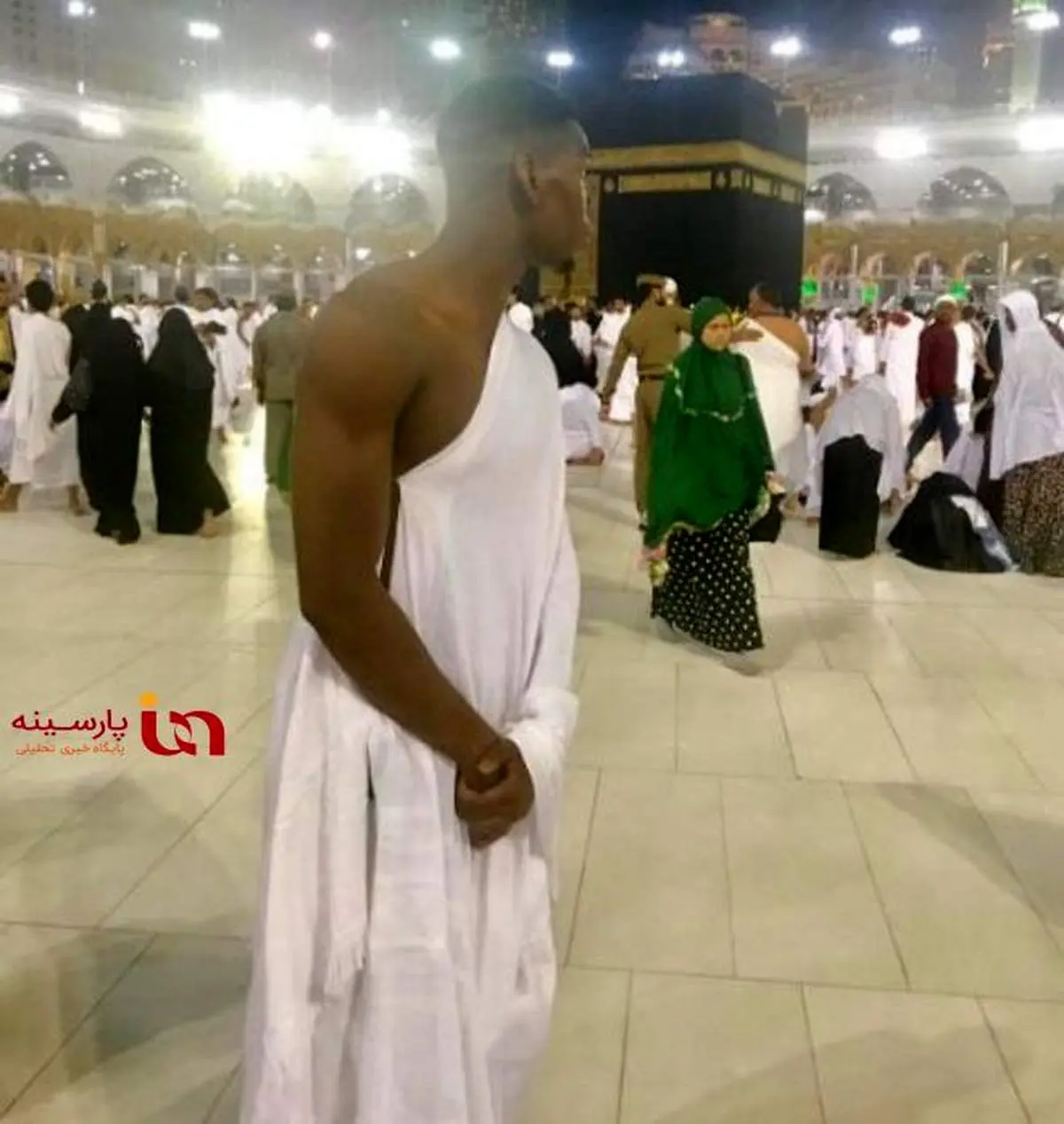 گرانترین فوتبالیست جهان به مکه رفت!