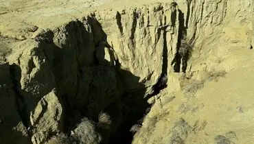 فرونشست زمین در جنوب سمنان +عکس