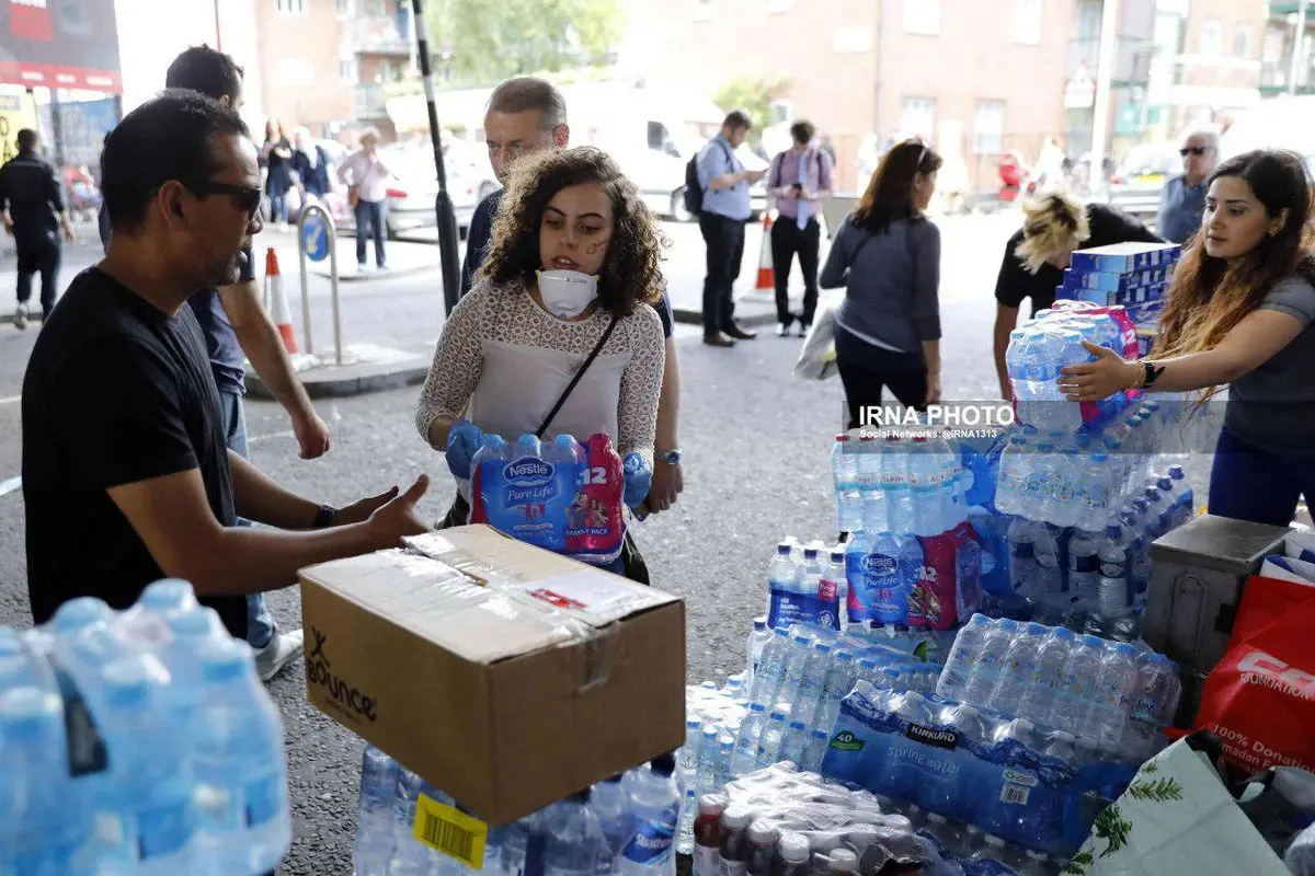 کمکهای مردم‌لندن به حادثه‌دیدگان برج گرنفل/عکس