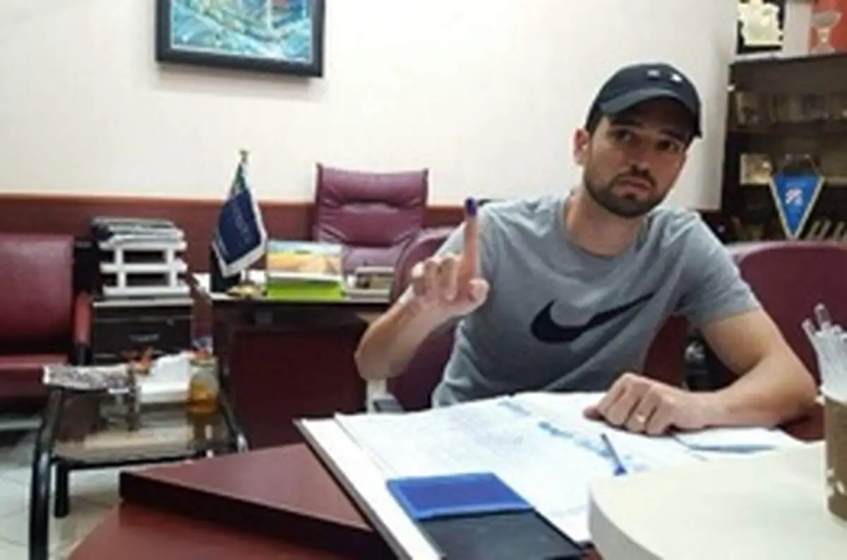 مدافع برزیلی با استقلال تمدید کرد