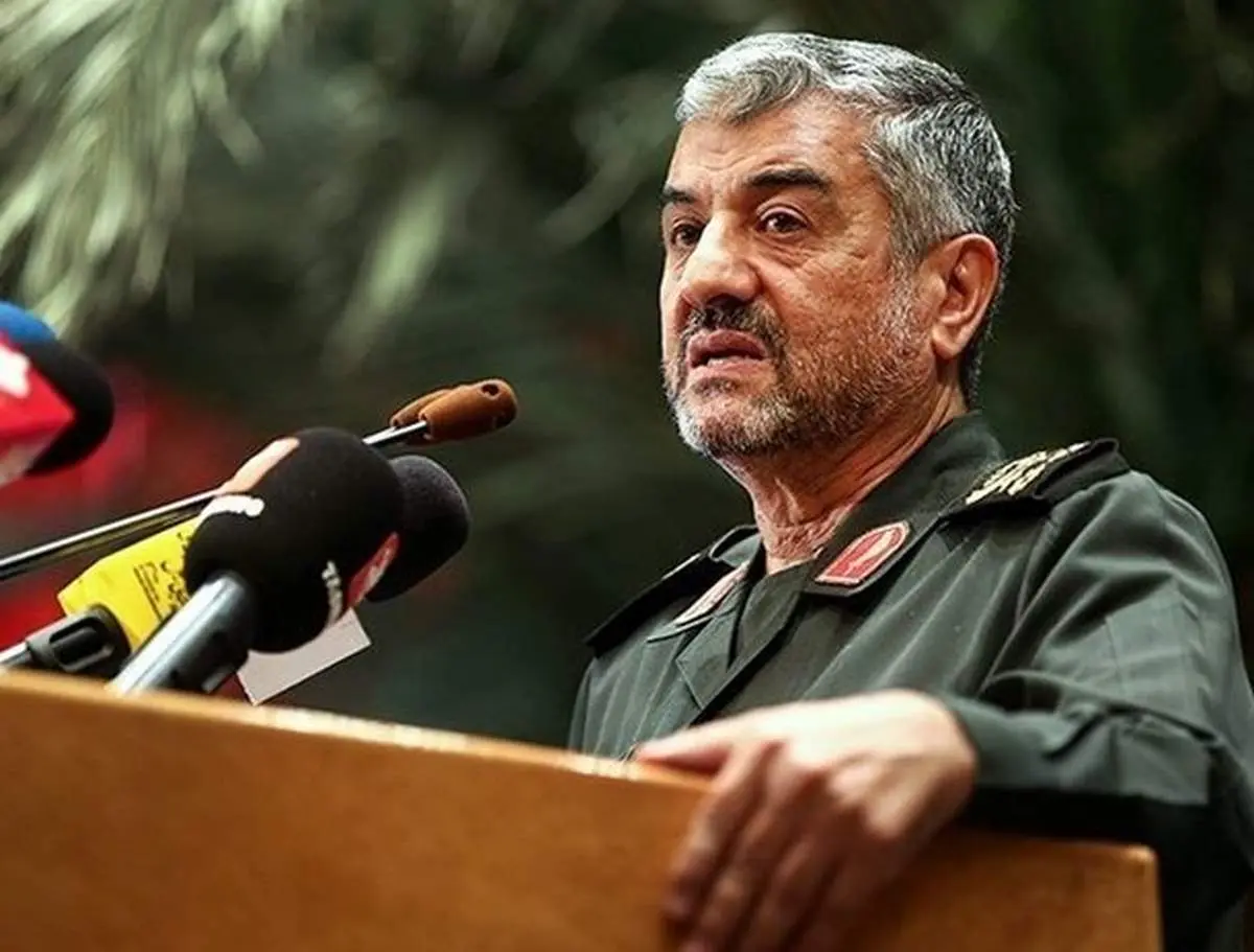 صلح وقتی معنا دارد که دشمن از جنگ با ما بترسد