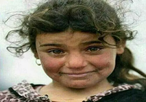لحظه سوپ پاشی دو زن معترض روی نقاشی مونالیزا !+ فیلم