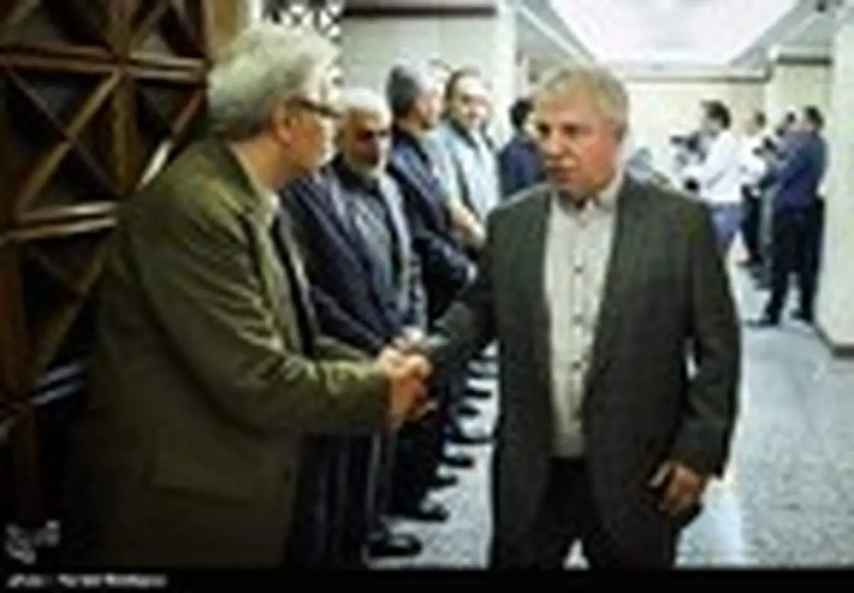 از خادمها تا ضرغامی در مراسم ختم بهمنش