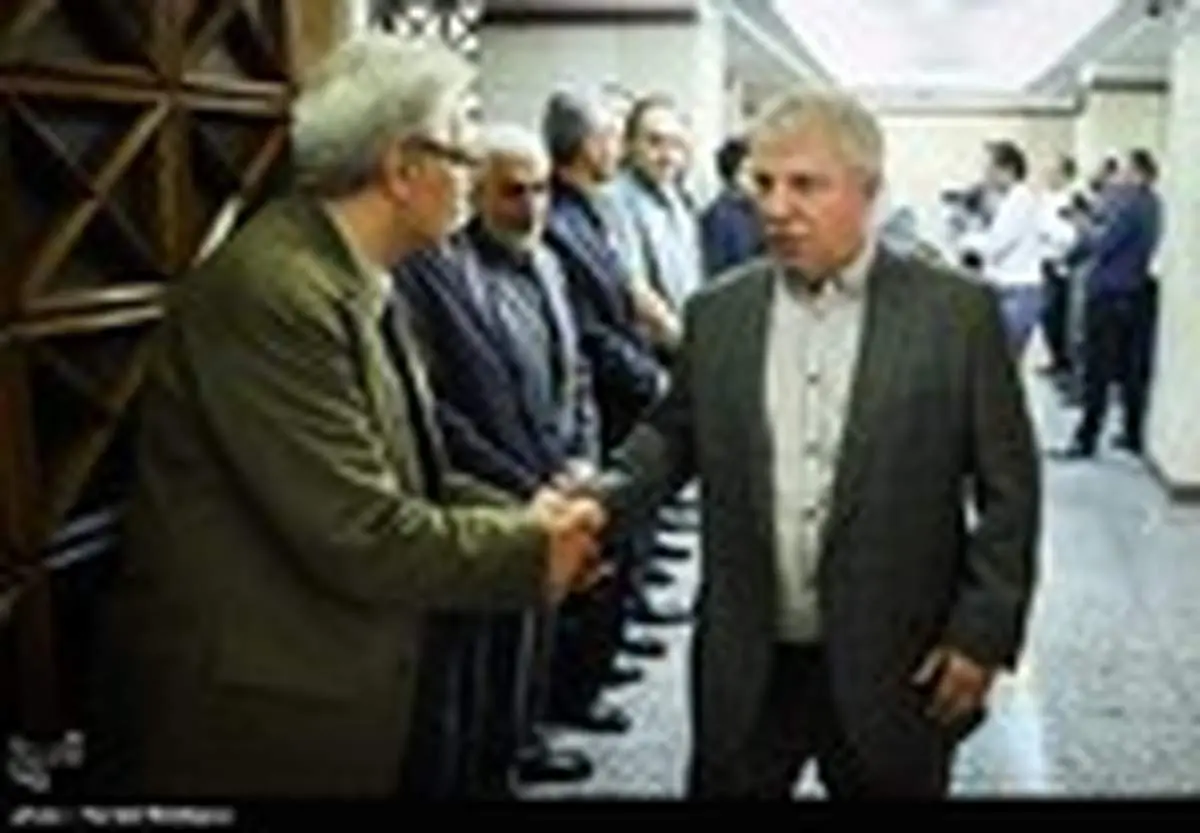 از خادمها تا ضرغامی در مراسم ختم بهمنش
