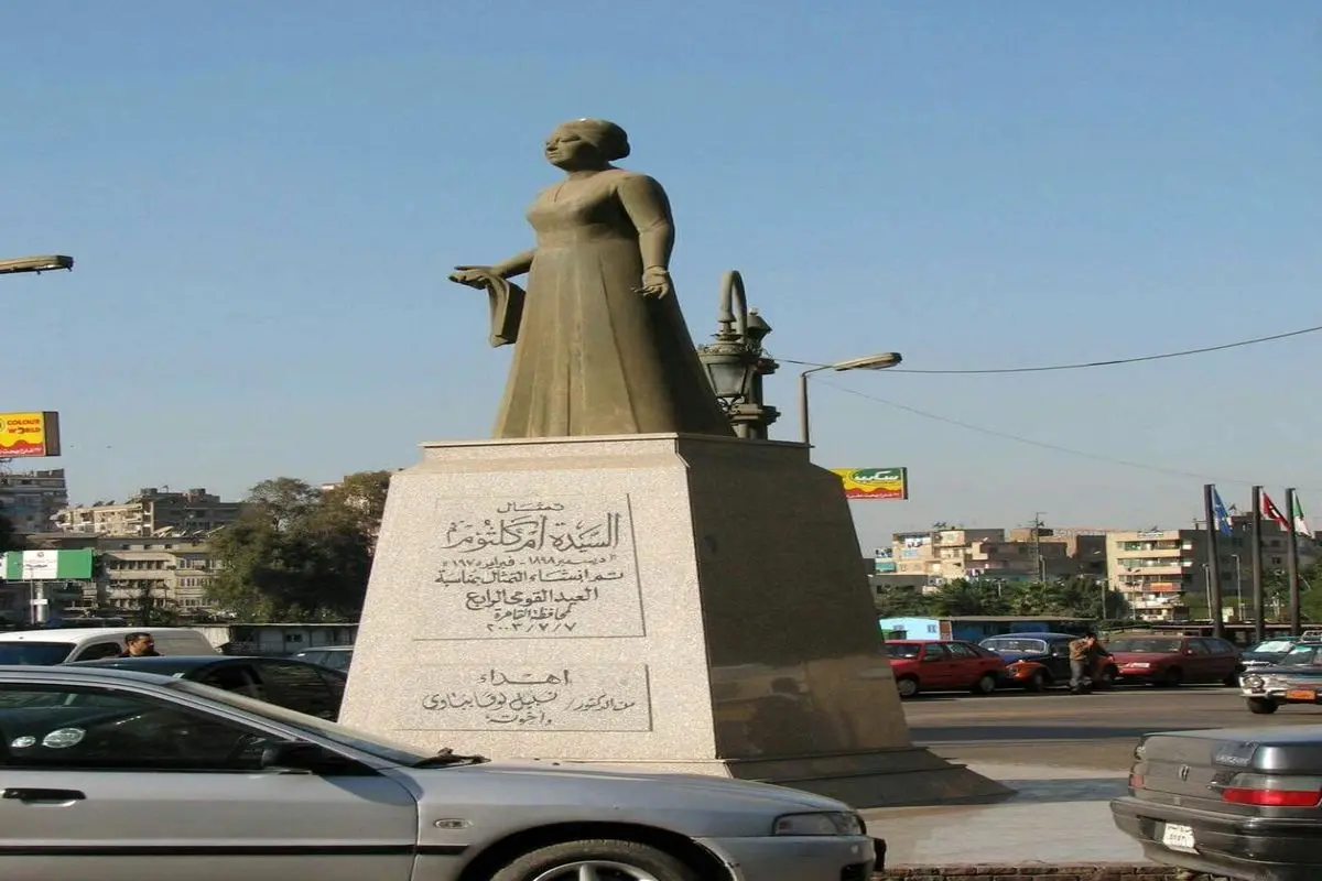 مجسمه "ام کلثوم" خواننده عرب در مصر