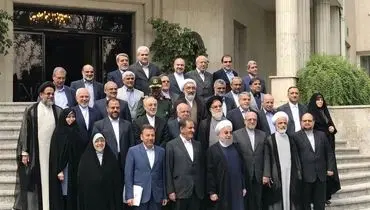 عکس دسته جمعی وزرا با روحانی در آخرین جلسه هیات دولت یازدهم