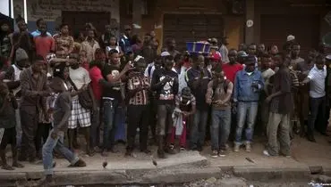 دفن سریع قربانیان رانش زمین در سیرالئون!