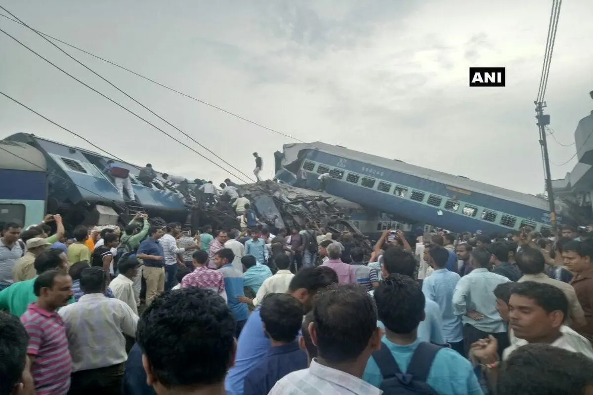 خروج قطار از ریل در هند