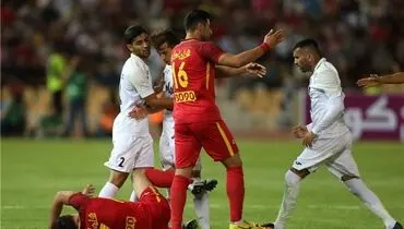 درگیری‌ و آشتی‌ دو ستاره‌ پرسپولیس‌ وسط بازی
