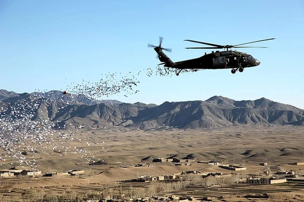 پخش اعلامیههای «بسیار توهینآمیز» در افغانستان توسط ناتو